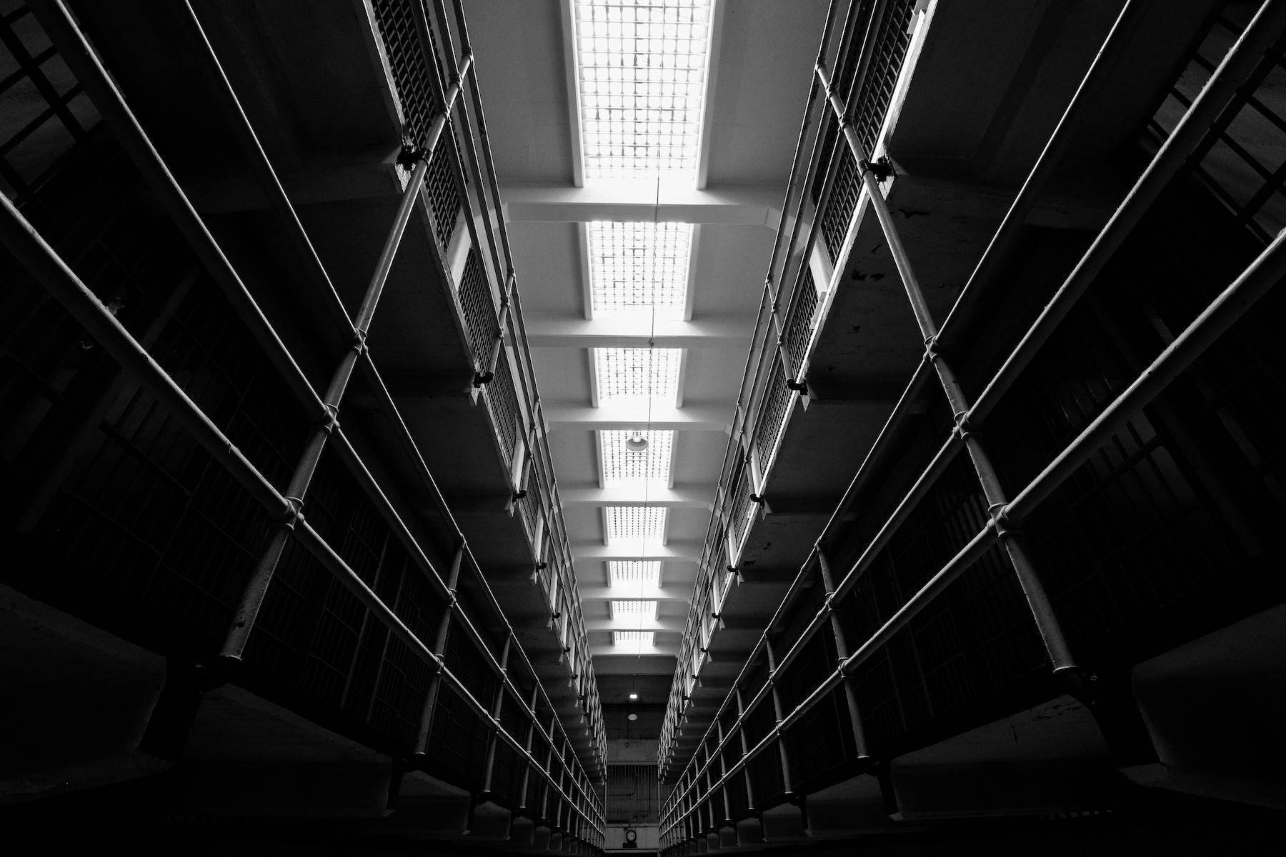 Η εικόνα του επερχόμενου: λίγο Γκουαντάναμο, λίγη AfD…