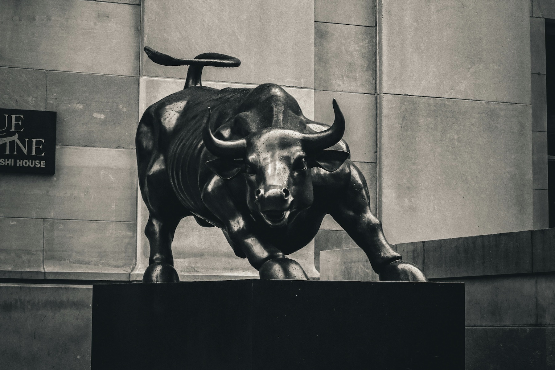 Όταν η Moody’s υποβαθμίζει το αξιόχρεο των ΗΠΑ και πεθαίνει, επίκαιρα, ο Joseph Nye