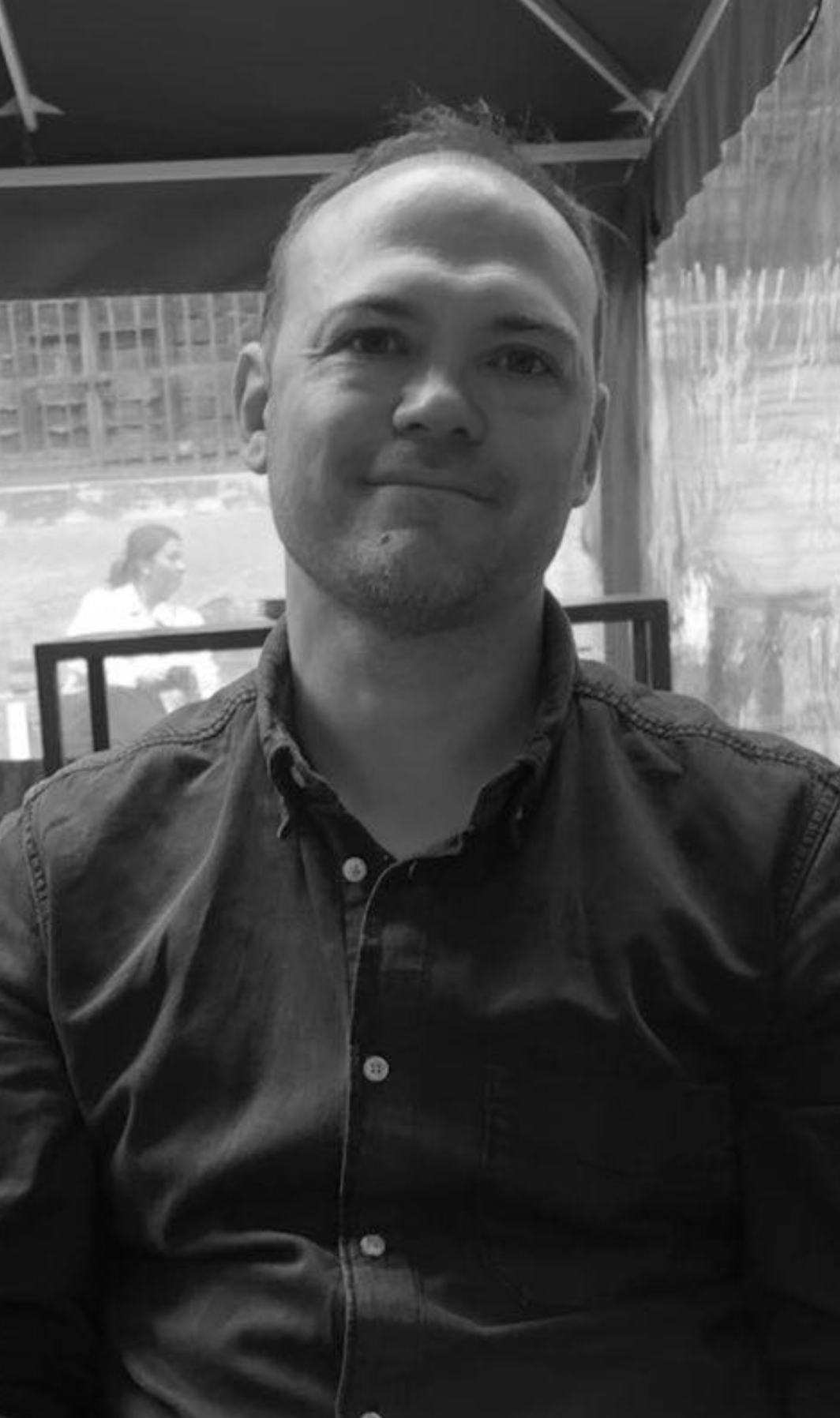 Ημιυπόγεια εκτός πόλεων, οικογένειες σε κλειστά μαγαζιά και άλλες ιστορίες της στεγαστικής κρίσης