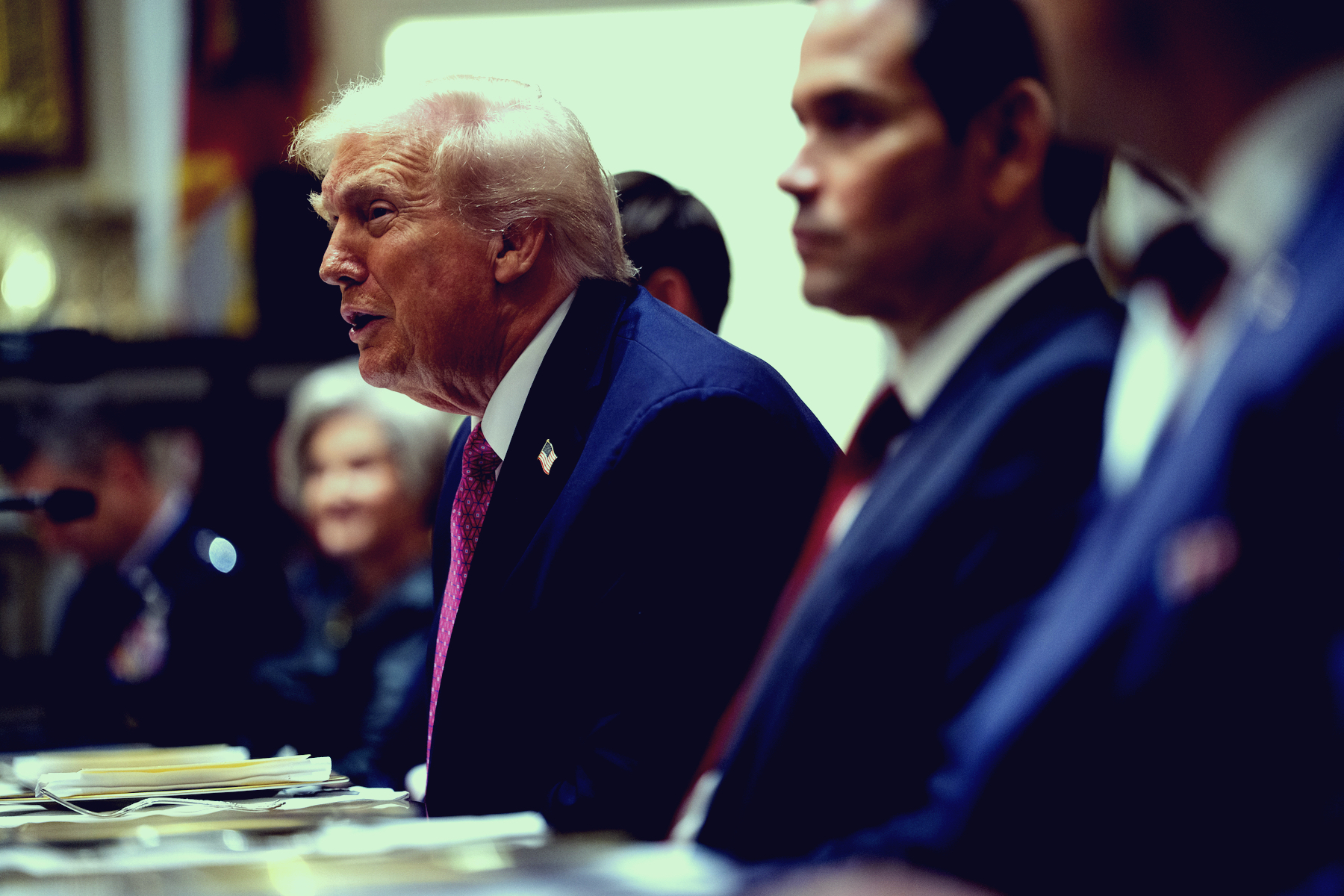 Αποδεχθείτε το σχέδιο, ή μείνετε μόνοι σας