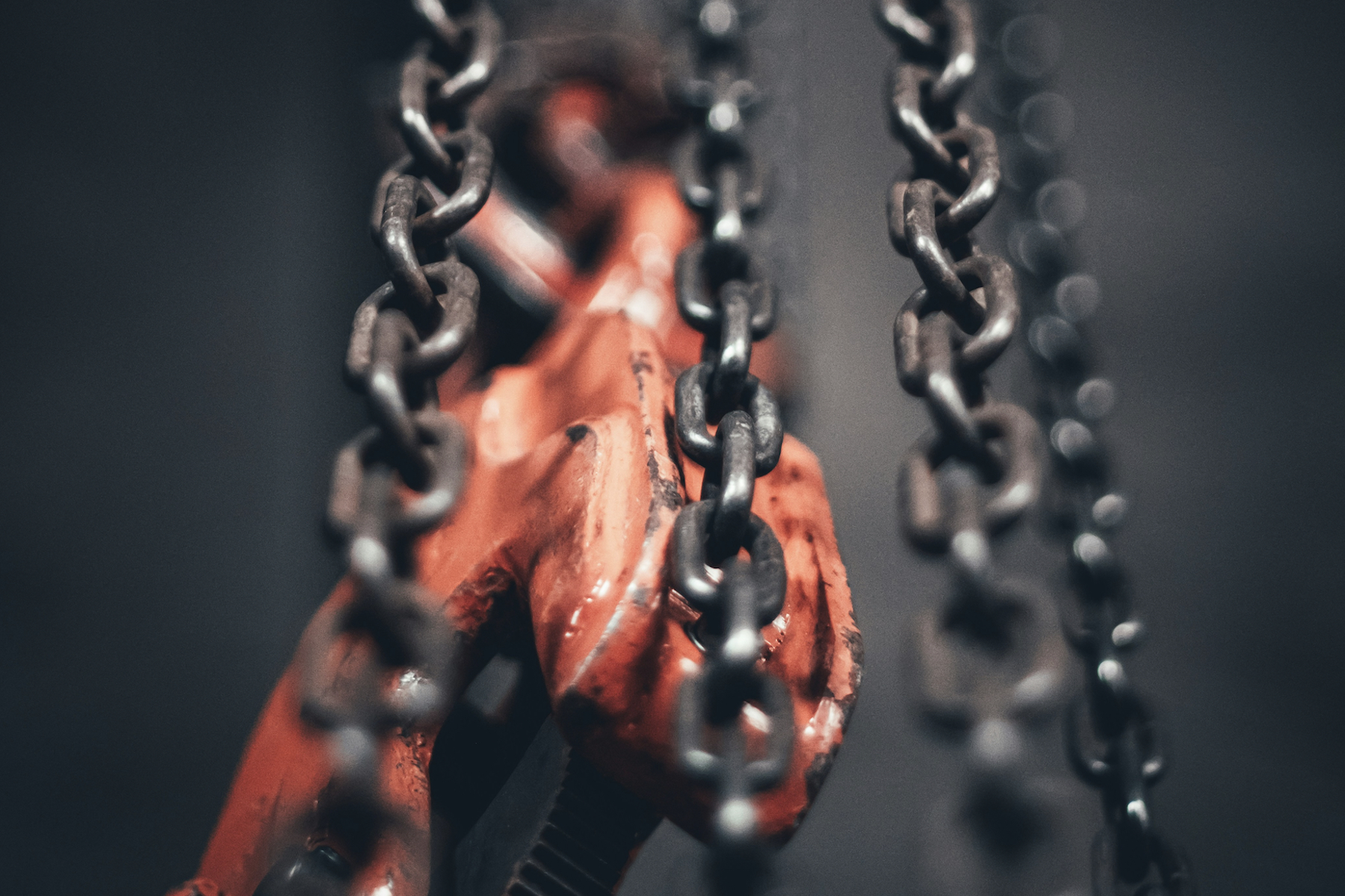 «Η ιστορία που δεν σωπαίνει»: μνήμη Σάκη Καράγιωργα